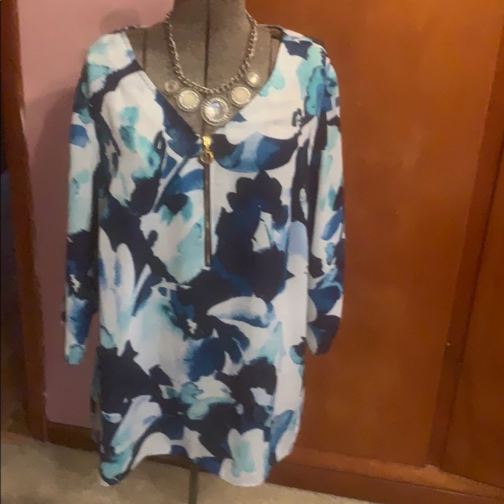 Stunning floral top!!!!